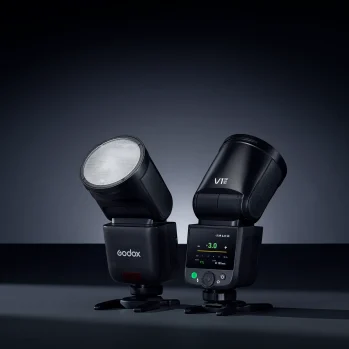 GODOX V1 MID TTL LI-ION ROUND HEAD FLASH FOR OLYMP